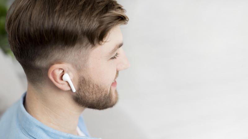 AirPods Pro 3 или AirPods 4: как выбрать наушники Apple под свои задачи