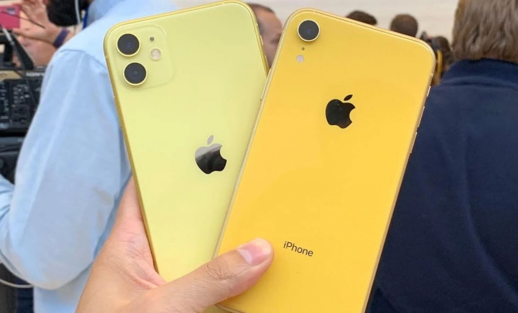 iphones_yellow.jpg iphones_yellow.jpg